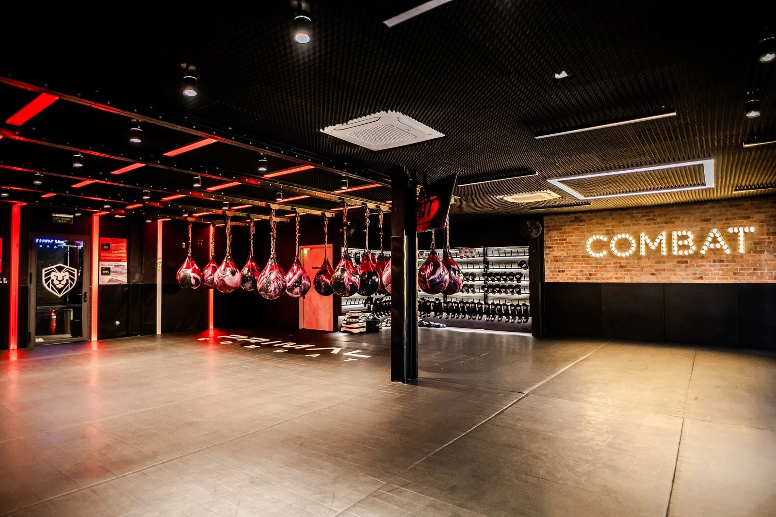 Combat floor